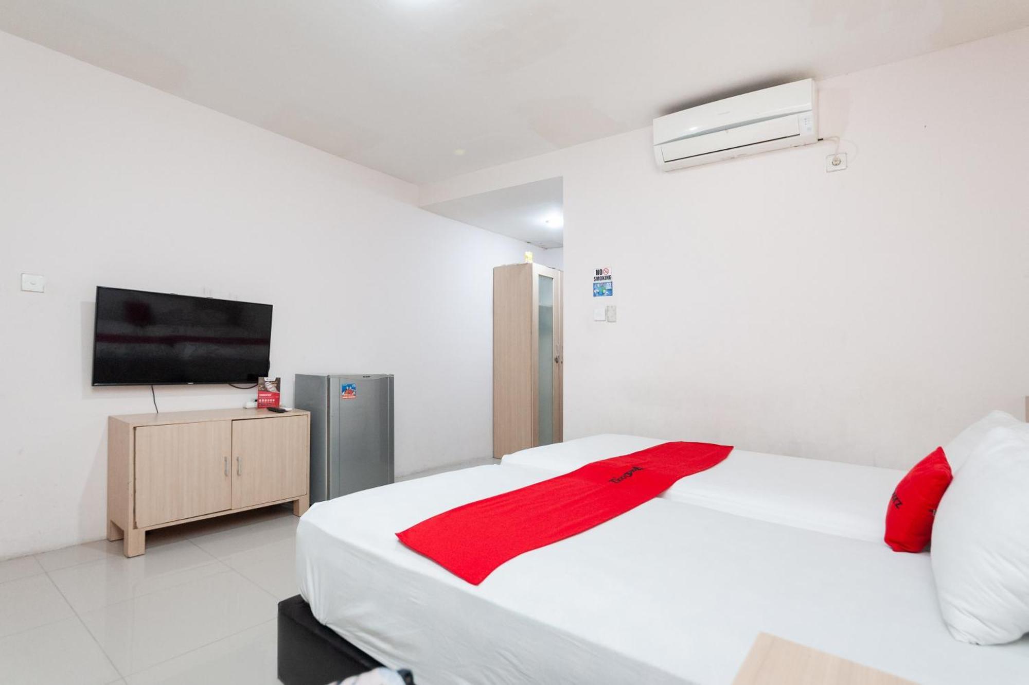 Hotel Reddoorz Syariah Near Convention Hall 2*