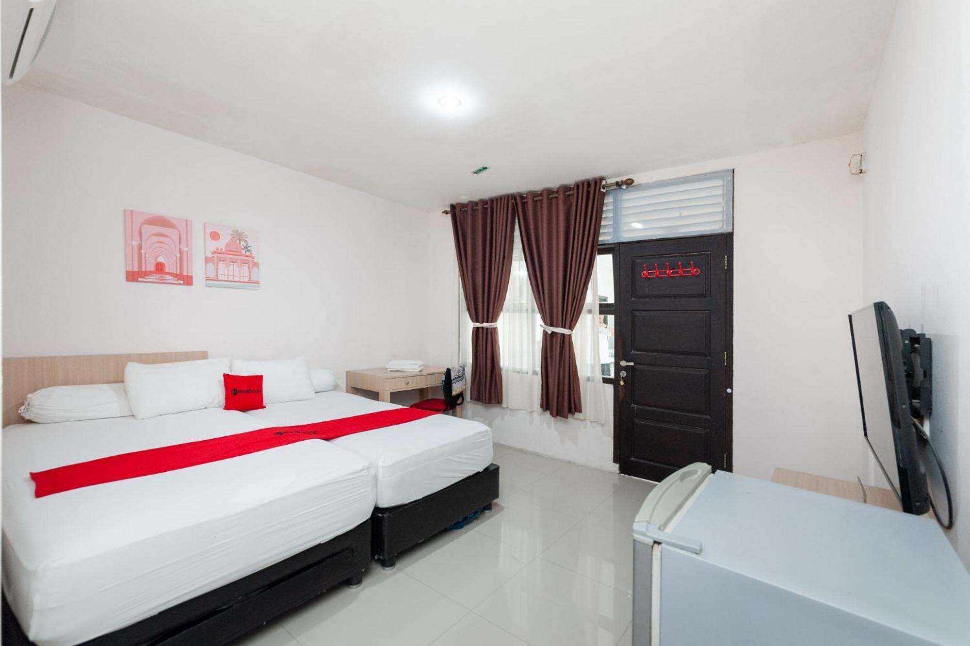 Hotel Reddoorz Syariah Near Convention Hall